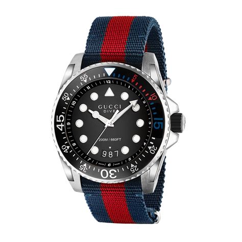 red gucci dive watch